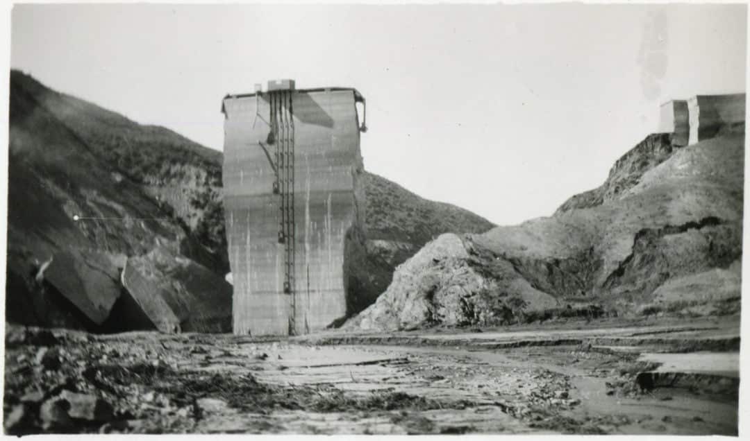 a section of the concrete dam