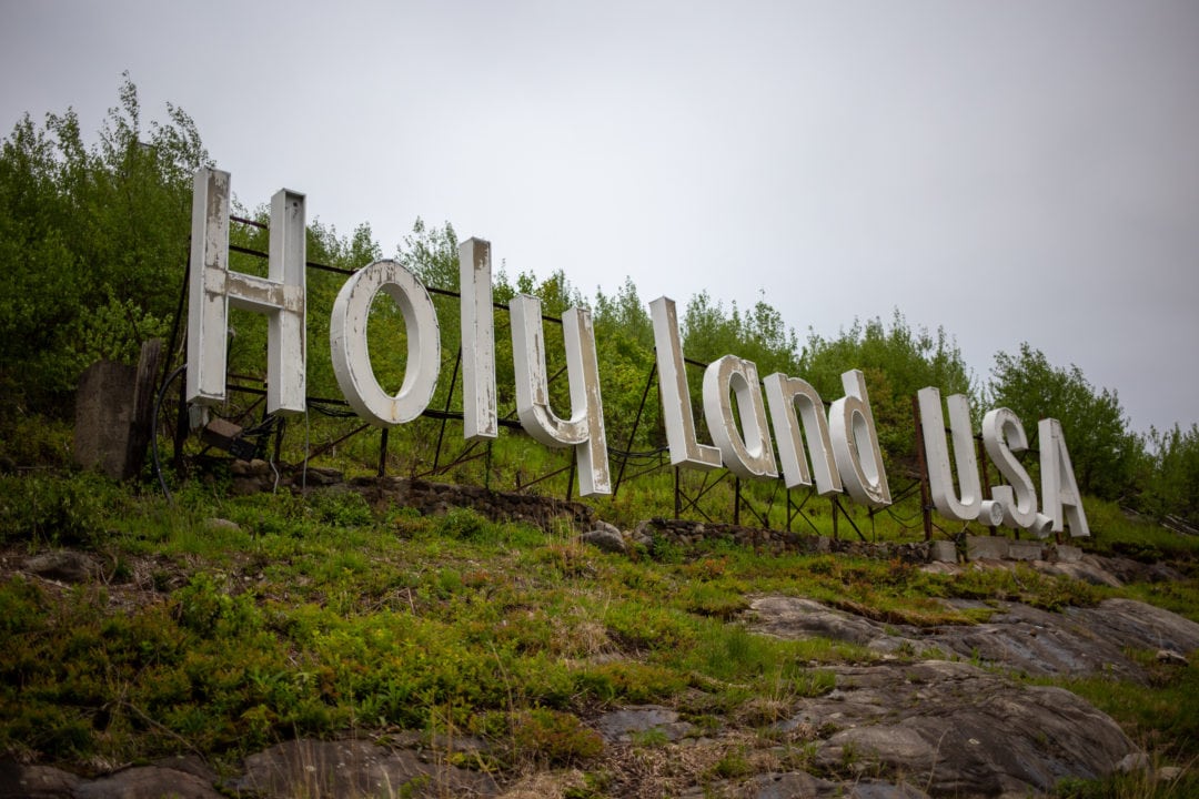 holy land usa sign