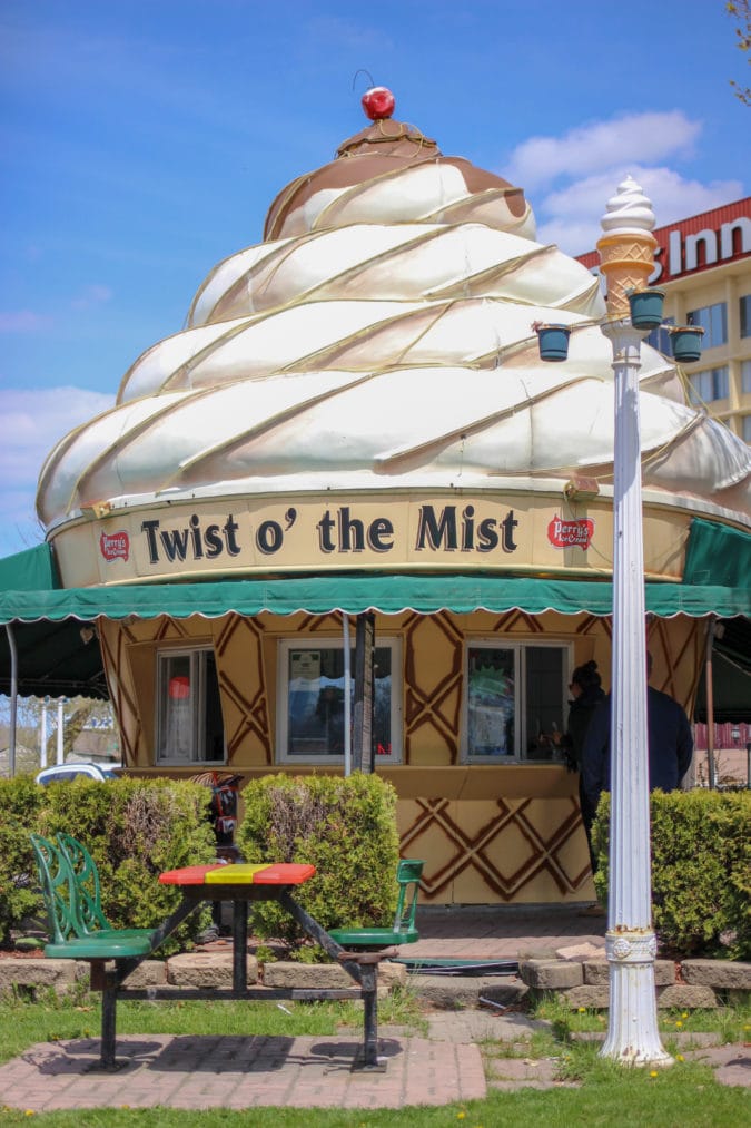 ice cream shaped ice cream stand