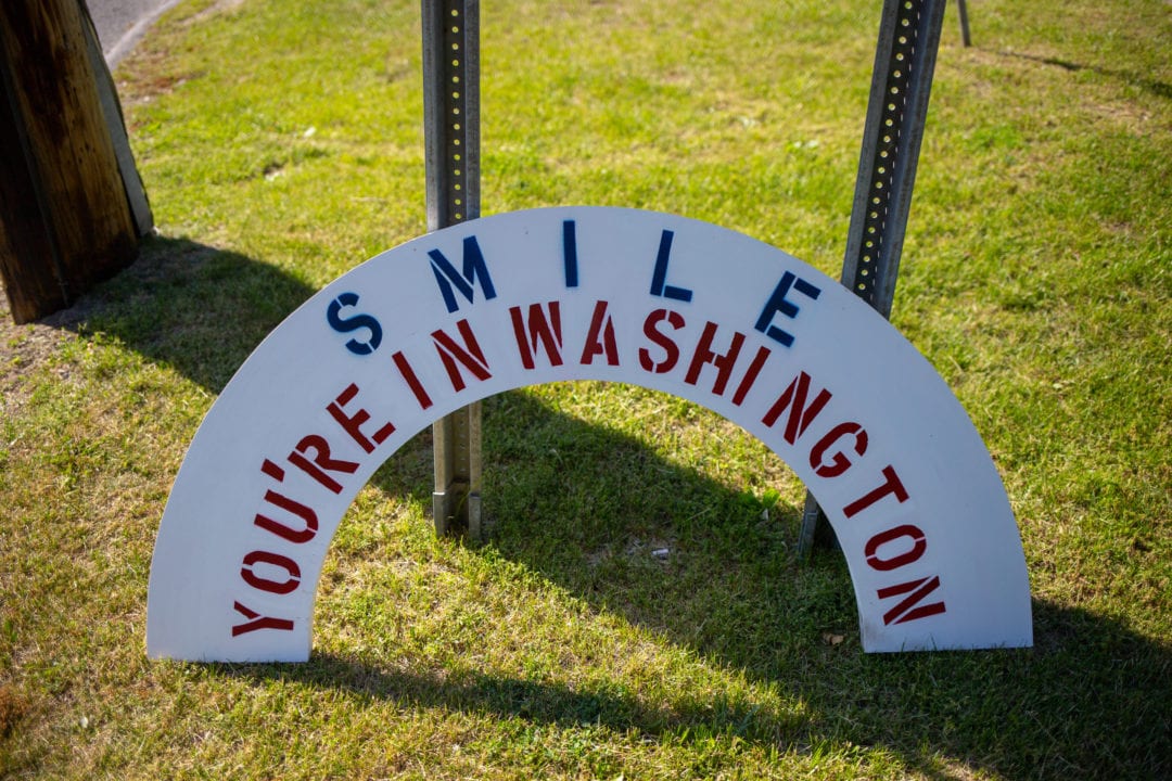 washington sign gilmore girls stars hollow