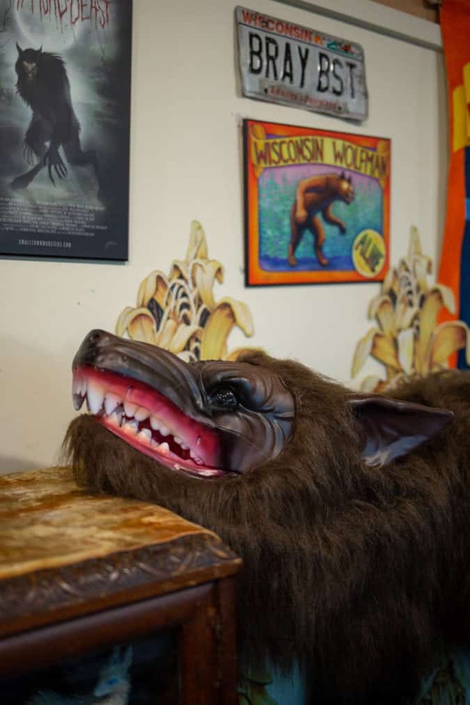 wolf statue