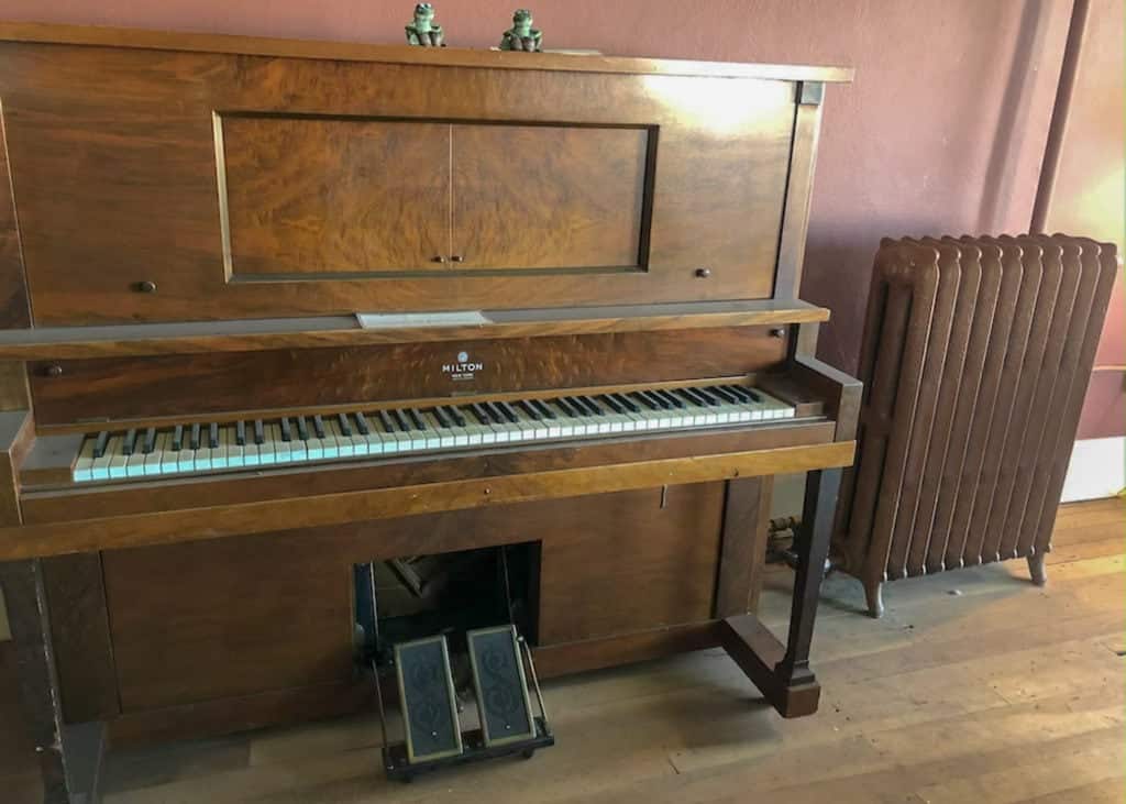 Some guests report hearing the piano play by itself.