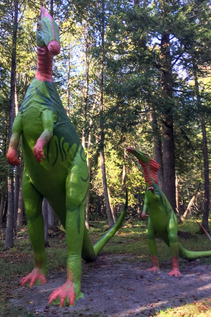 Mother and child dinosaur statue