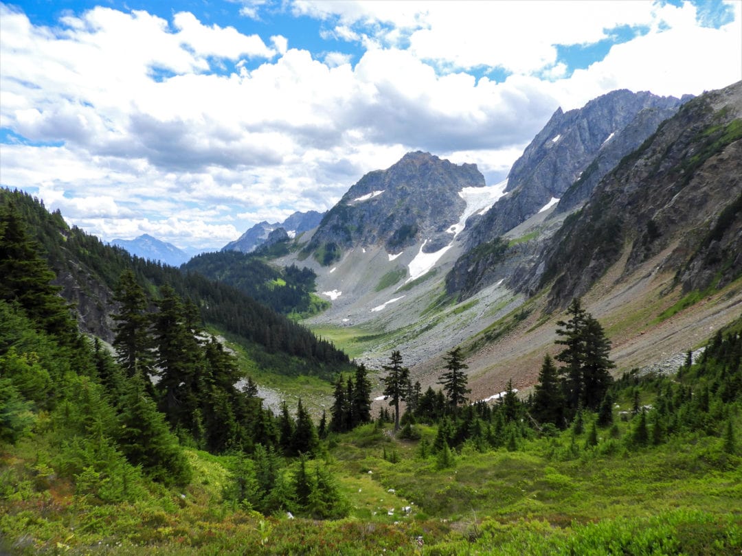 A glacial cirque at the Cascade Pass