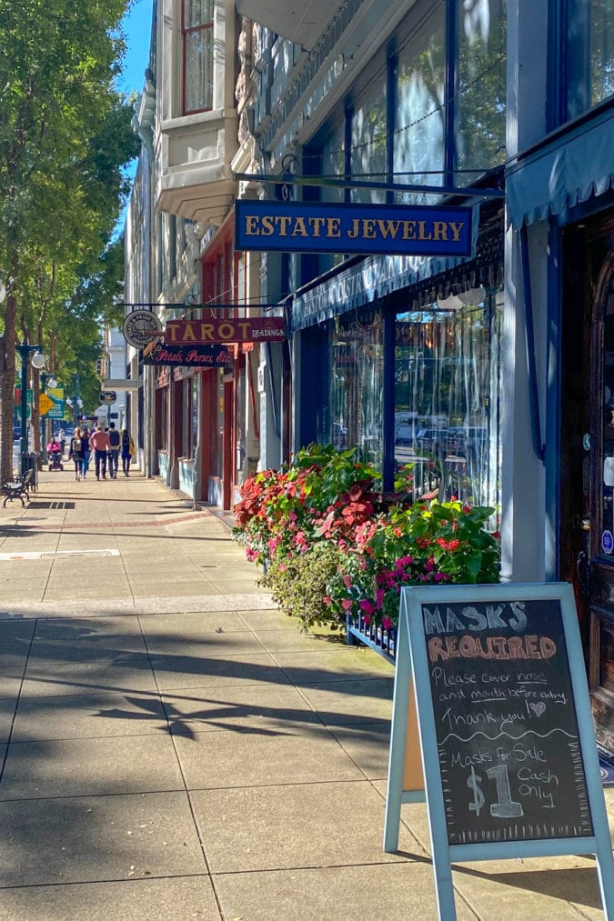 The town of Hot Springs is completely surrounded by Hot Springs National Park.