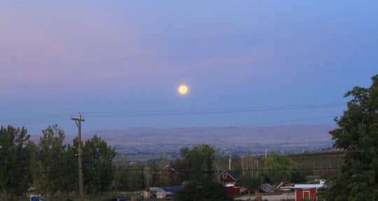 7 stops on a road trip to Jordan Craters, a volcanic field in the Oregon desert