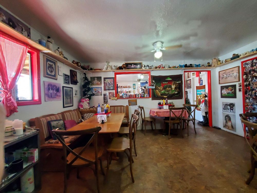 Hot Diggity Dog & Sweet Things in Dolan Springs, AZ