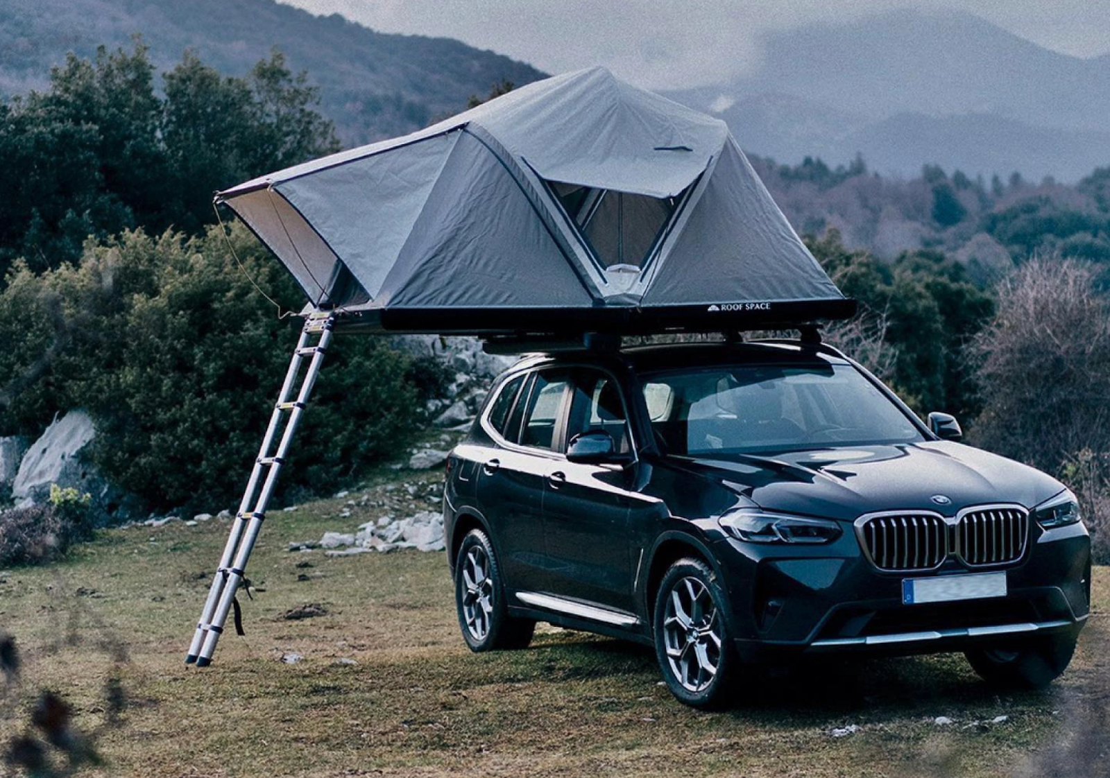 An example of a rooftop-tent that can be set up in 60 seconds.